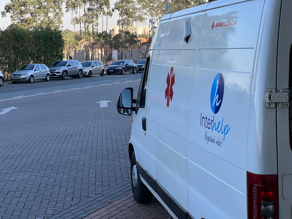 Ambulância Particular da empresa InterHelp Ambulância